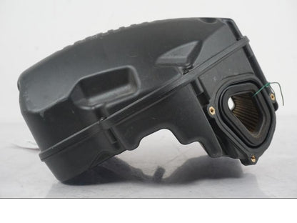 Höger sida på Luftburk från en MV Agusta Dragster -2014 motorcykel.