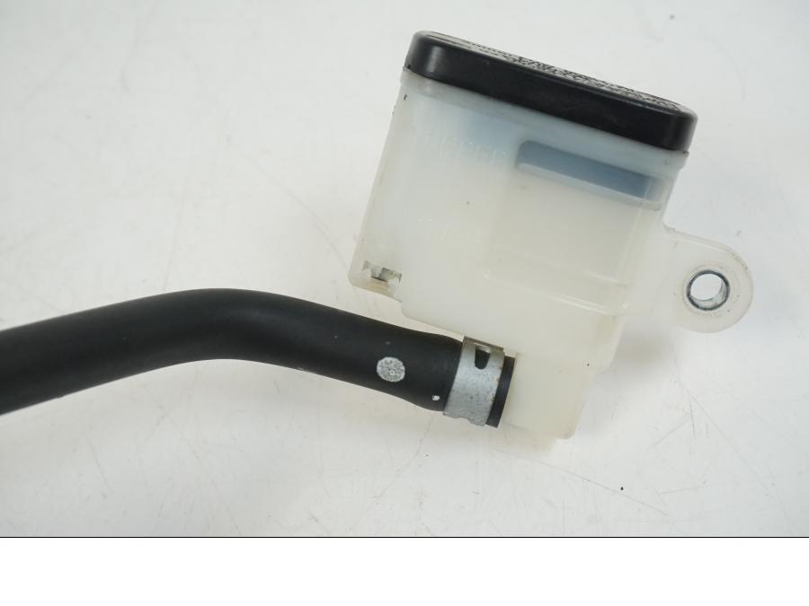 Extrabild1 på Bromshuvudcylinder från en Suzuki GSX-R 1000 -2007 motorcykel.