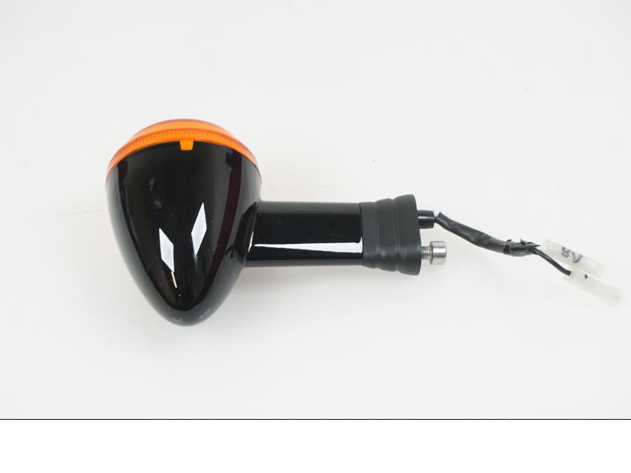 Höger sida på Blinkers från en Triumph Bonneville T120 -2020 motorcykel.