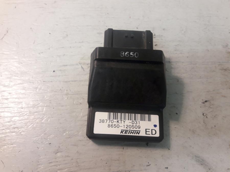 Framsidan på CDI / ECU från en Honda CBR 125 R -2008 motorcykel.