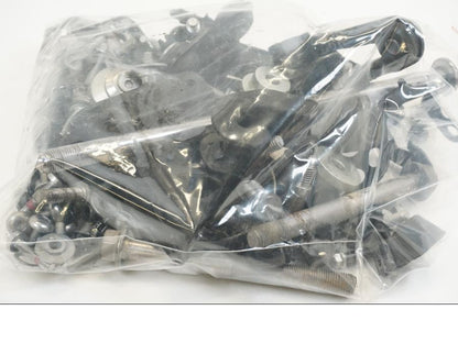 Höger sida på Skruv / Mutter etc från en Triumph Tiger 1200 -2018 motorcykel.