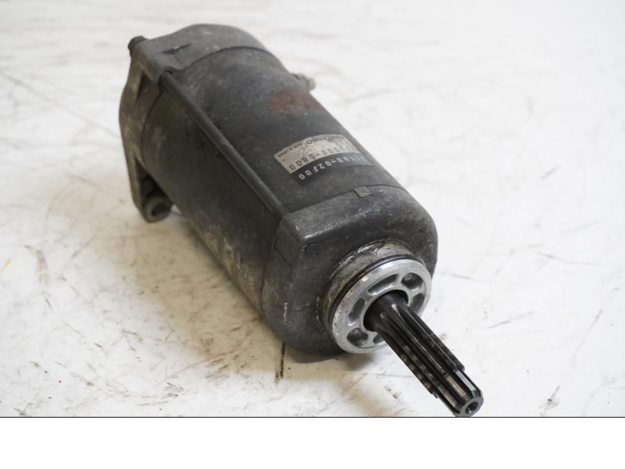 Framsidan på Startmotor från en Suzuki TL 1000 S -1997 motorcykel.