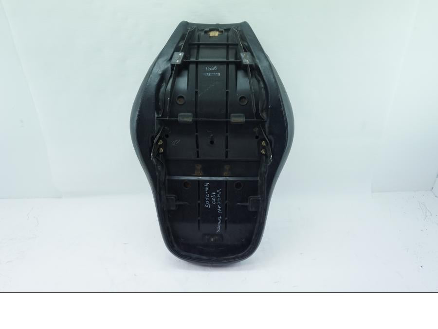 Snett uppifrån på Sadel från en Kawasaki Vulcan 800 Drifter -1999 motorcykel.