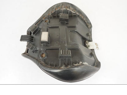 Snett uppifrån på Sadel från en Suzuki VL 800 -2002 motorcykel.