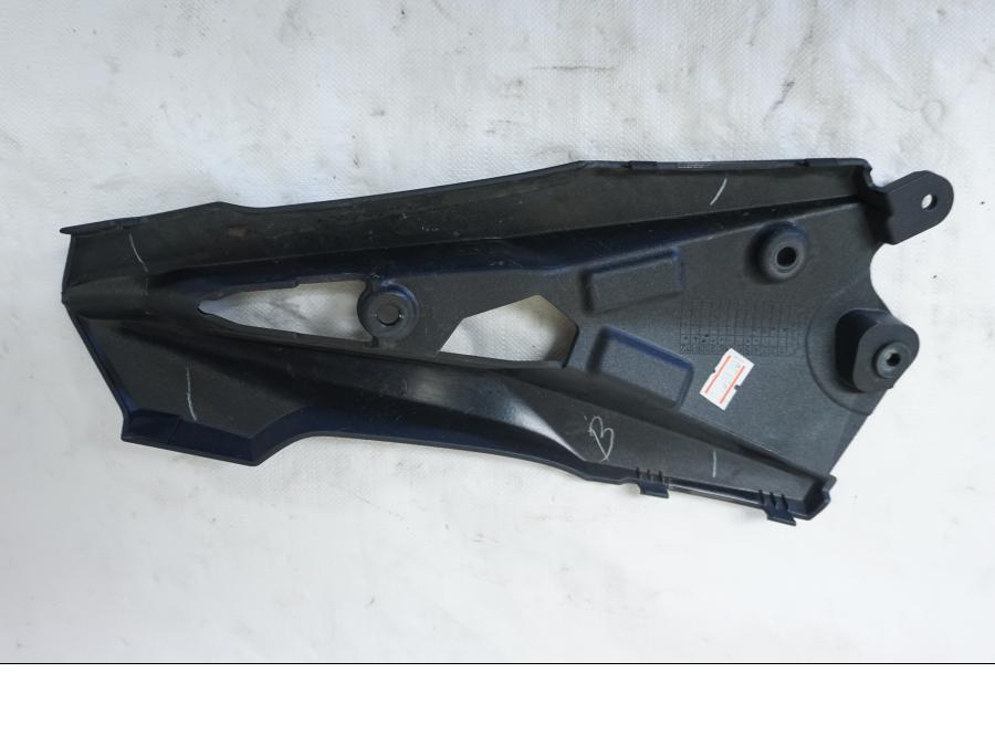 Baksidan på Ramplast från en Kawasaki Z 800 -2013 motorcykel.