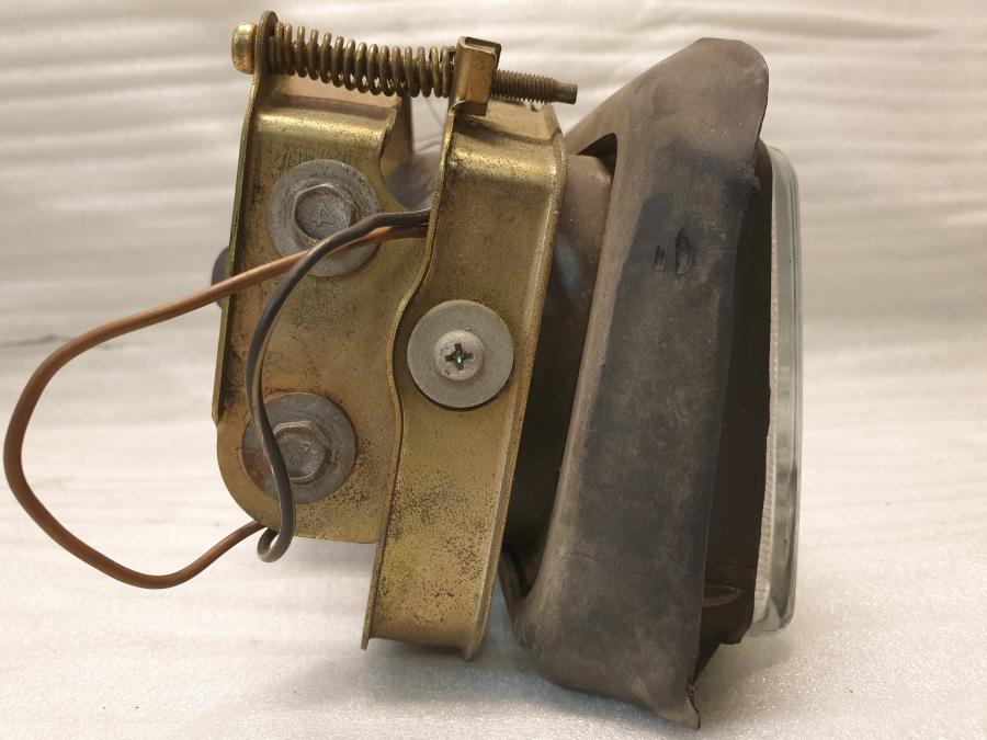 Höger sida på Strålkastare från en Suzuki DR 750 S -1989 motorcykel.