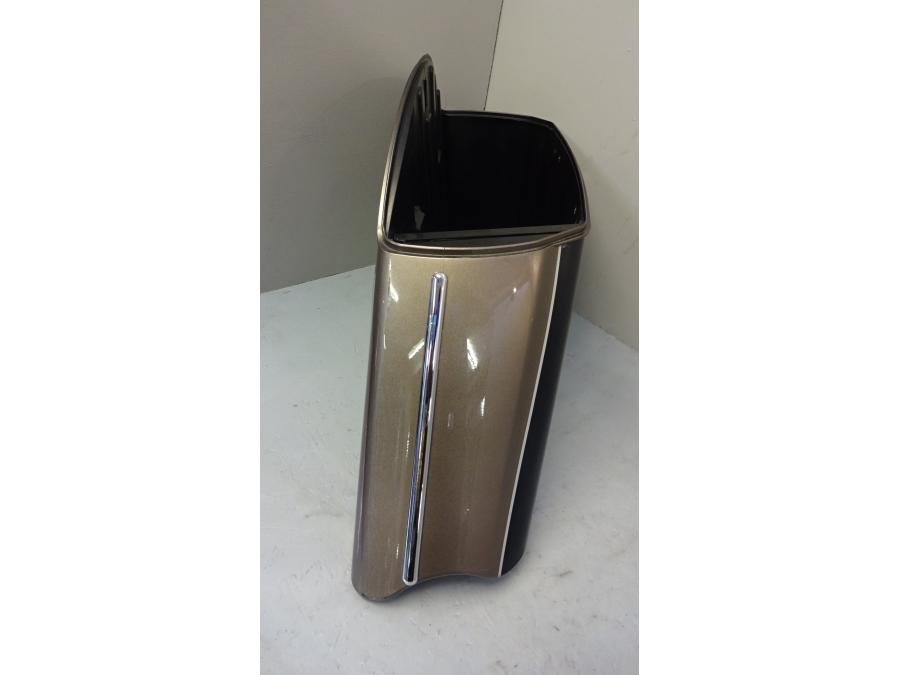 Höger sida på Sidoväska från en Indian Roadmaster -2019 motorcykel.