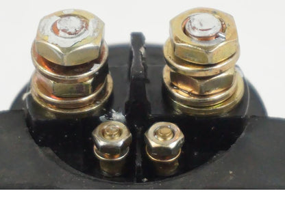 Snett uppifrån på Startrelä från en BMW F 650 CS -2002 motorcykel.