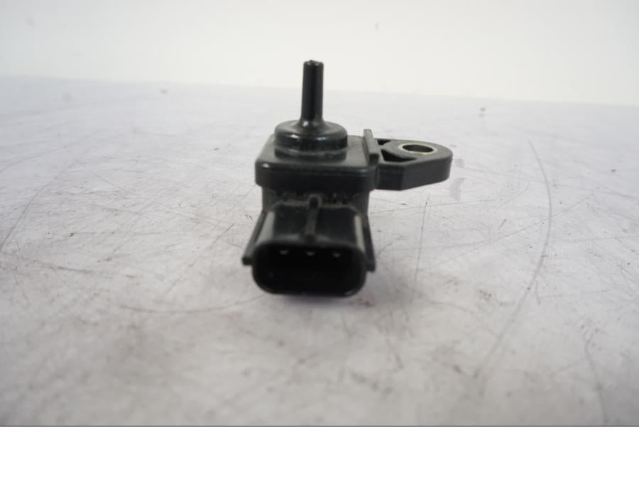 Vänster sida på Mapsensor från en Kawasaki VN 1500 -2003 motorcykel.