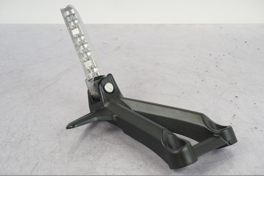 Baksidan på Fotpinne från en Yamaha MT-09 SP -2018 motorcykel.