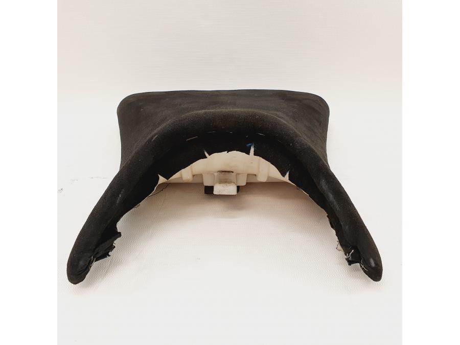 Vänster sida på Sadel från en Kawasaki ZX-6R -2004 motorcykel.