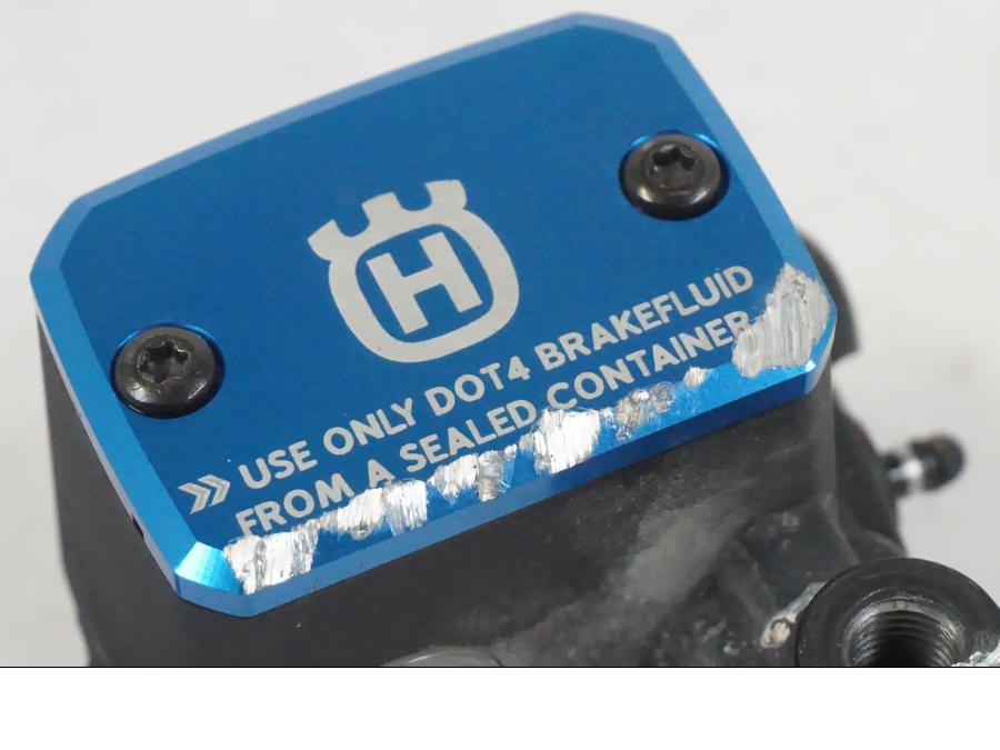 Höger sida på Bromshuvudcylinder från en Husqvarna 701 SUPERMOTO ABS -2016 motorcykel.