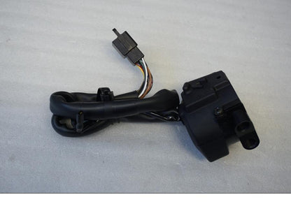 Baksidan på Styrelreglage från en Honda CBR 600 -2002 motorcykel.