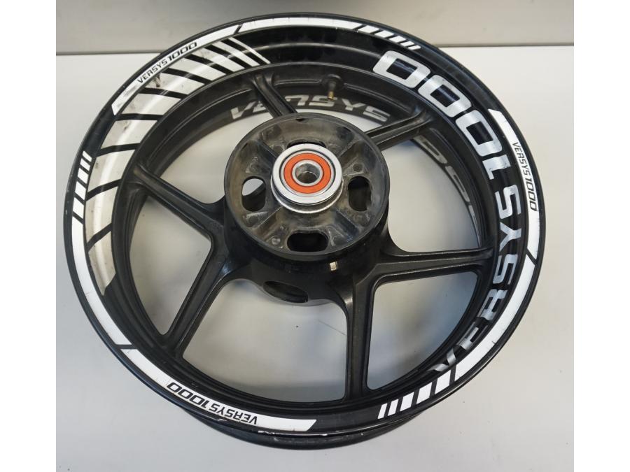 Framsidan på Fälg från en Kawasaki Versys 1000 -2015 motorcykel.