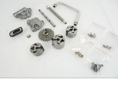 Framsidan på Oljepump från en KTM 1290 Super Duke R -2021 motorcykel.