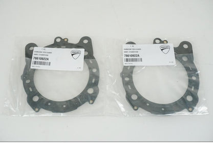 Framsidan på Cylinderpackning från en Ducati Surerbike 1098 -2008 motorcykel.