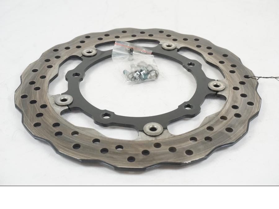Höger sida på Bromsskiva från en Yamaha MT-07 -2019 motorcykel.