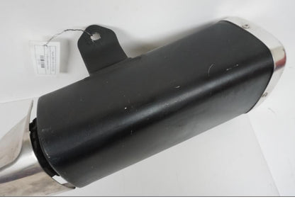 Snett nerifrån på Ljuddämpare från en Suzuki GSX-R 1000 -2007 motorcykel.