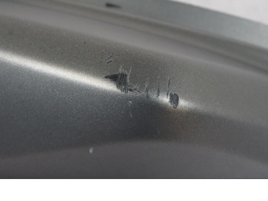 Baksidan på Bakvinge från en Yamaha Aerox 4 -2020 moped.