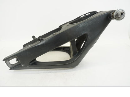 Snett nerifrån på Sving från en Yamaha YZF 1000 R1 -2004 motorcykel.