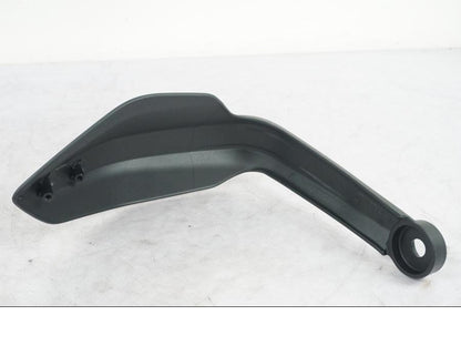 Vänster sida på Handskydd från en Ducati Multistrada 1158 V4 -2023 motorcykel.