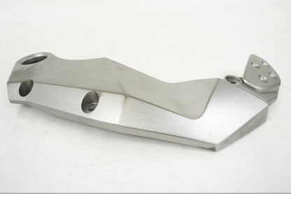 Snett uppifrån på Ramskydd från en Kawasaki Z 750 -2006 motorcykel.