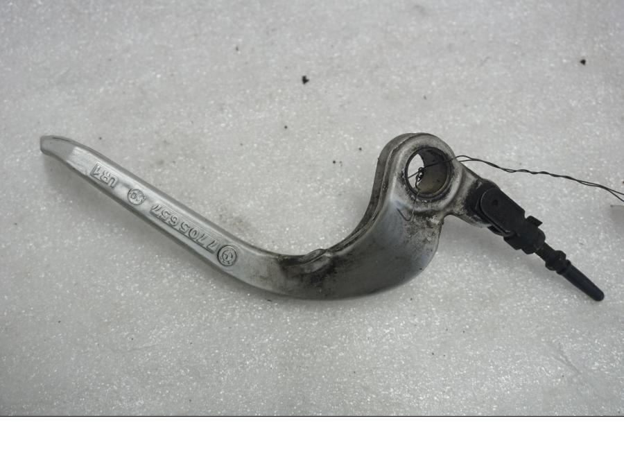 Baksidan på Bromspedal från en BMW K 1300 R -2011 motorcykel.