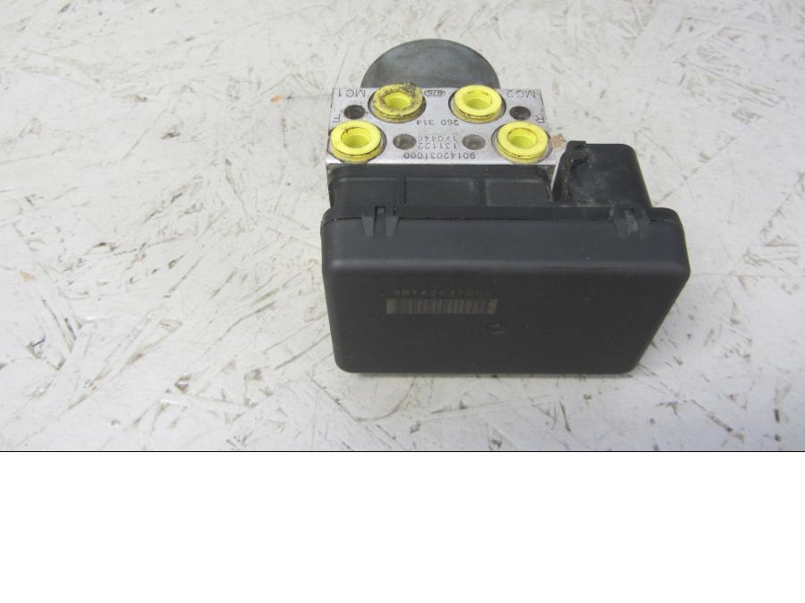 Framsidan på ABS Modulator från en KTM 125 Duke -2014 motorcykel.