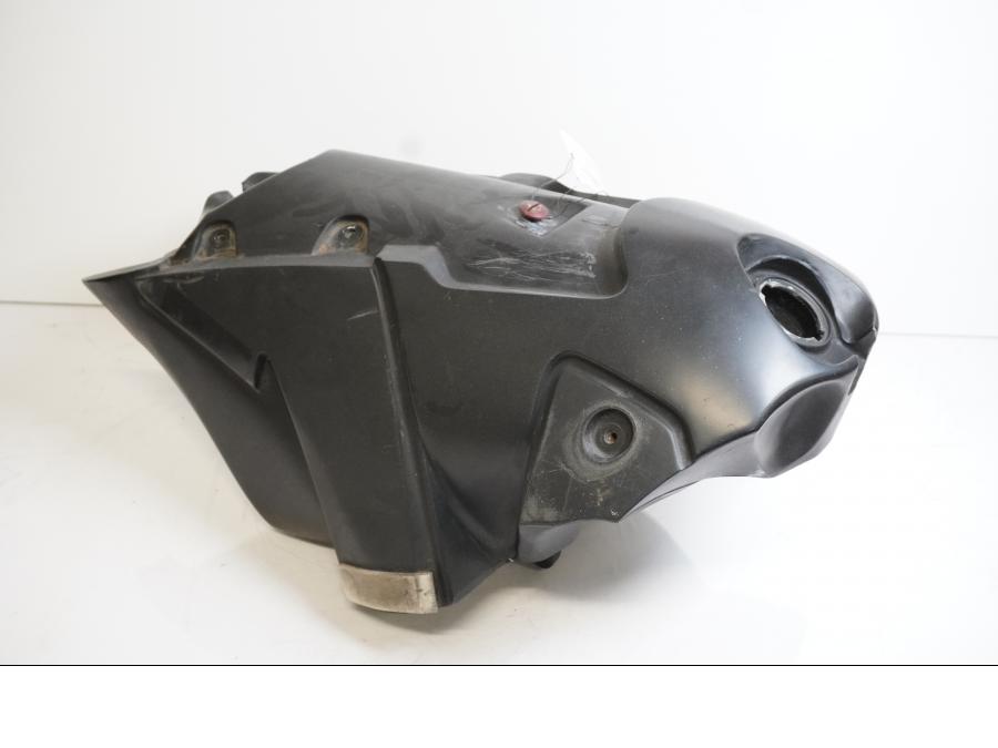 Framsidan på Bensintank från en KTM 640 Duke -2001 motorcykel.