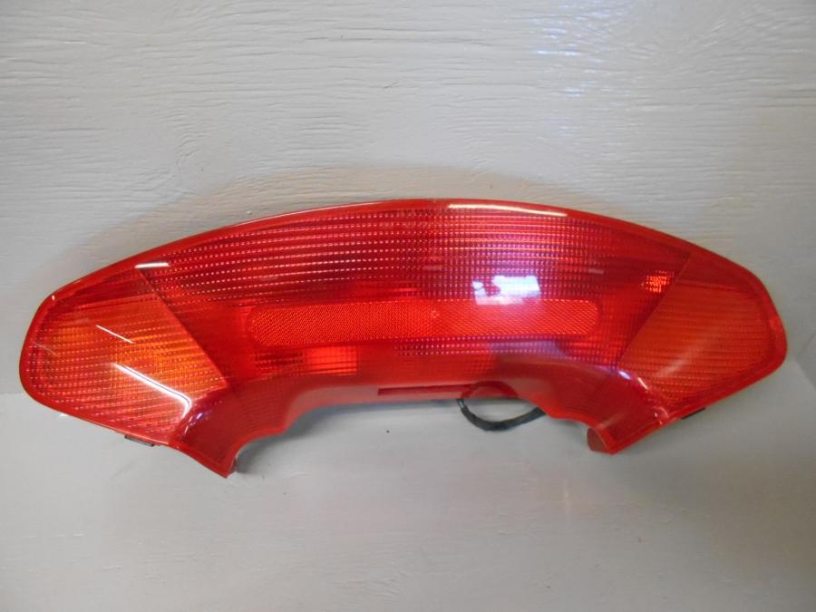 Framsidan på Baklampa från en BMW K 1200 LT -2007 motorcykel.