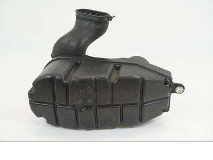 Höger sida på Luftburk från en Yamaha XVS 1100 -2003 motorcykel.