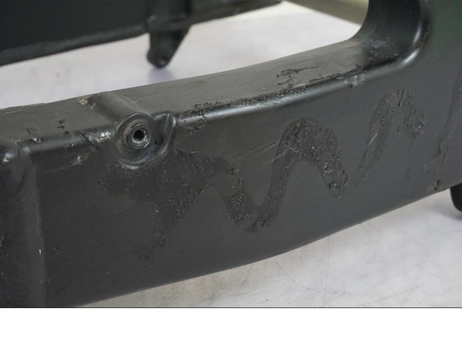 Höger sida på Sving från en Suzuki GSX-R 750 -2007 motorcykel.