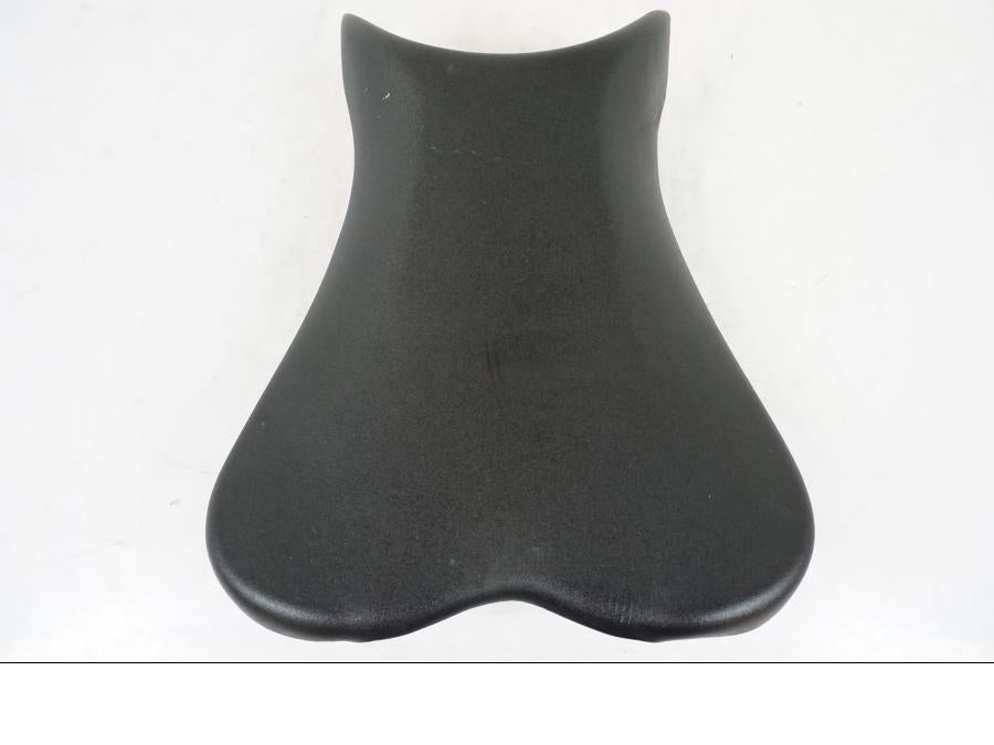 Höger sida på Sadel från en Suzuki GSX-R 600 -2007 motorcykel.