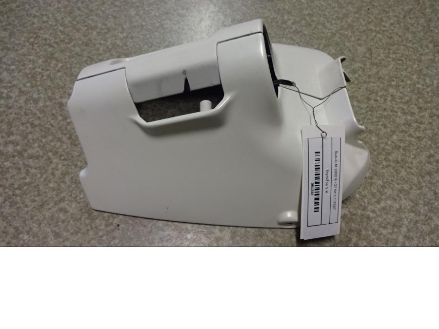 Baksidan på Styrkåpa från en Suzuki M 1800 -2007 motorcykel.