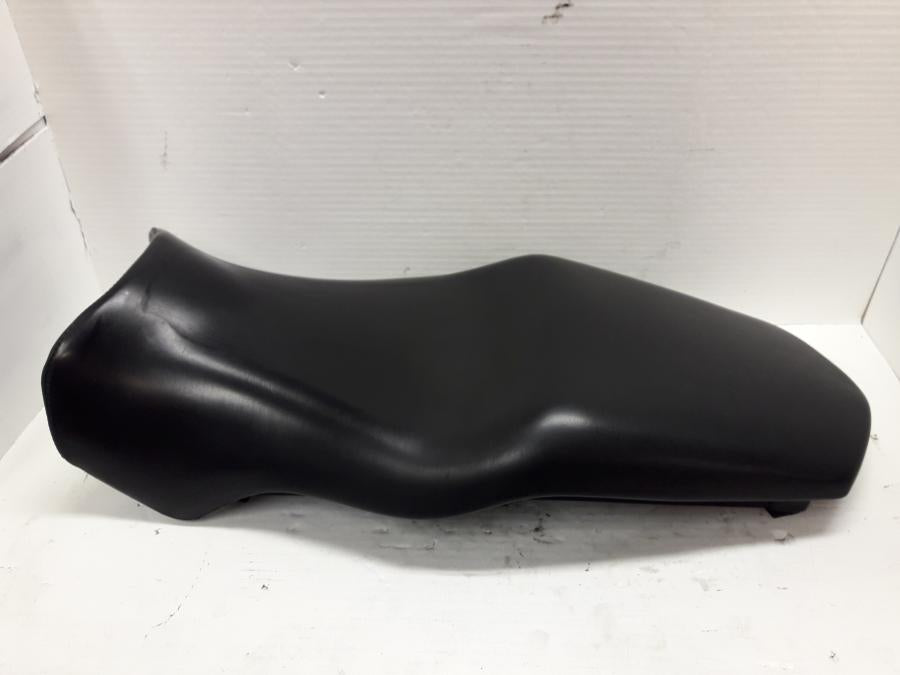 Framsidan på Sadel från en Ducati 750 SS -2000 motorcykel.