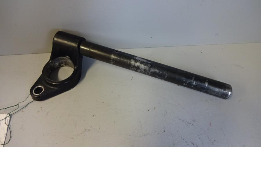 Framsidan på Styre från en Suzuki RF 600 R -1993 motorcykel.