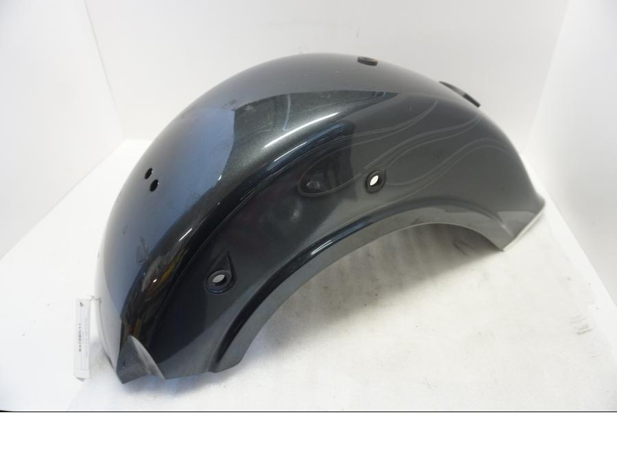 Baksidan på Bakskärm från en Suzuki VL 800 -2004 motorcykel.