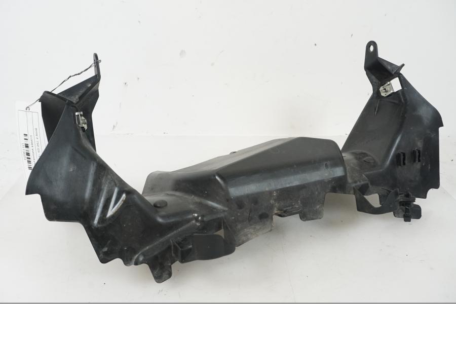 Framsidan på Vattenkylkåpa från en BMW F 750 GS -2019 motorcykel.