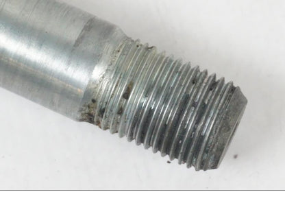 Baksidan på Axel från en Suzuki SV 650 S -2005 motorcykel.