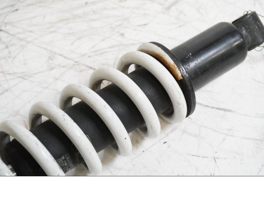 Höger sida på Stötdämpare från en BMW K 1200 RS -2002 motorcykel.