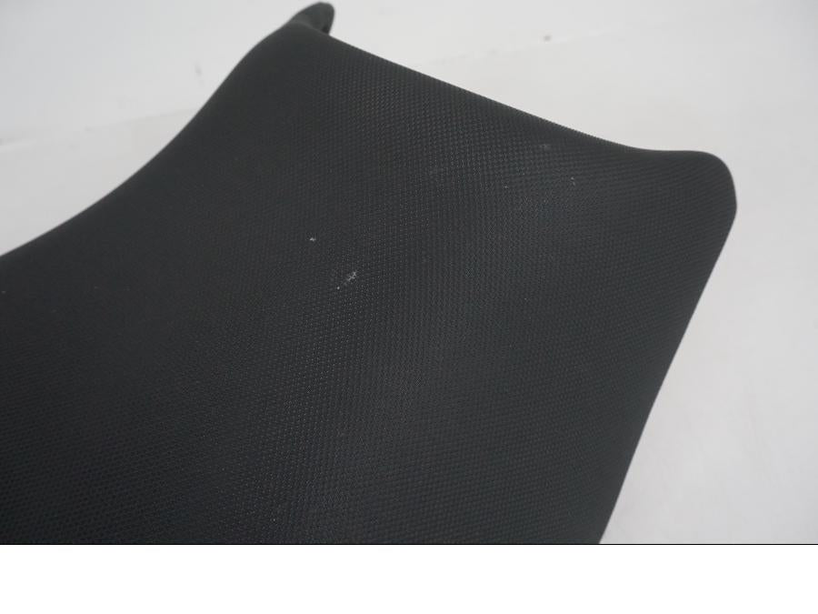 Baksidan på Sadel från en Kawasaki ER-6F -2016 motorcykel.