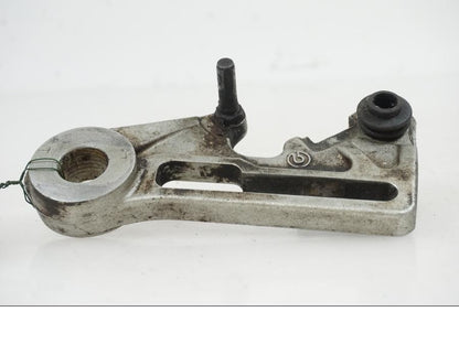 Baksidan på Bromsoksfäste från en KTM 400 EXC -2004 motorcykel.