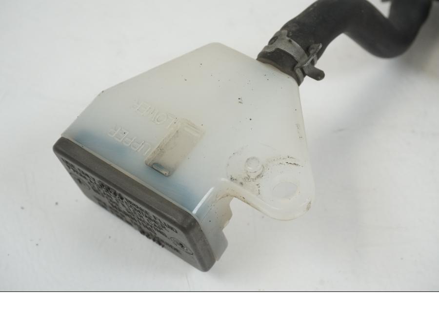 Extrabild2 på Bromshuvudcylinder från en Suzuki GSX-R 1000 -2003 motorcykel.