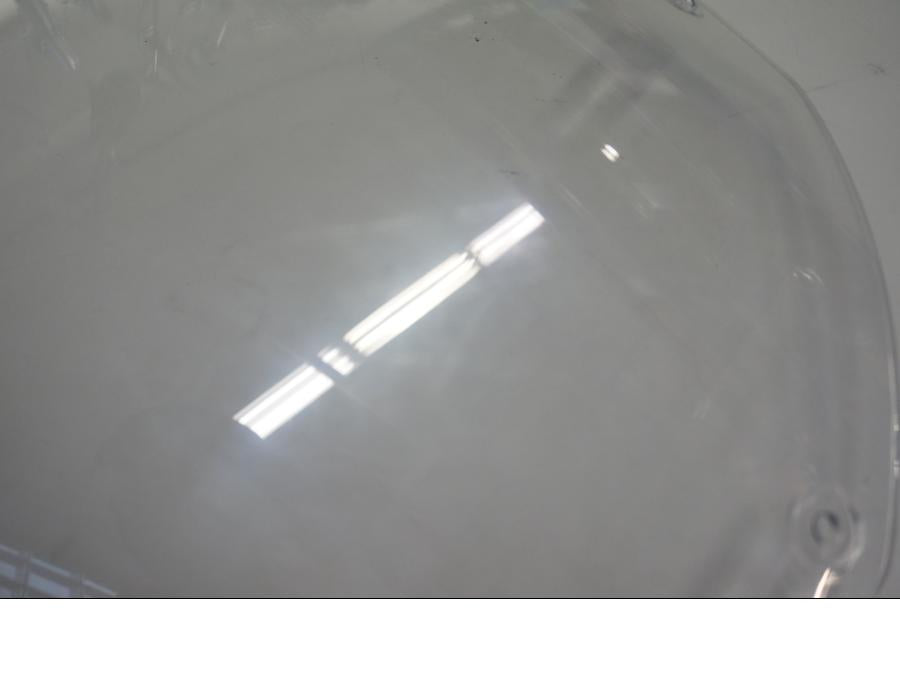 Snett uppifrån på Vindruta från en BMW F 800 S -2007 motorcykel.