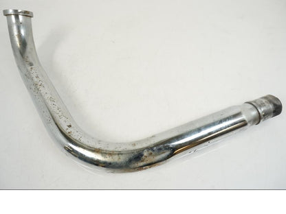 Snett nerifrån på Grenrör från en Suzuki VS 1400 -1999 motorcykel.