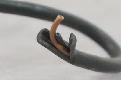 Snett nerifrån på Värmehandtag från en Triumph Tiger -2009 motorcykel.