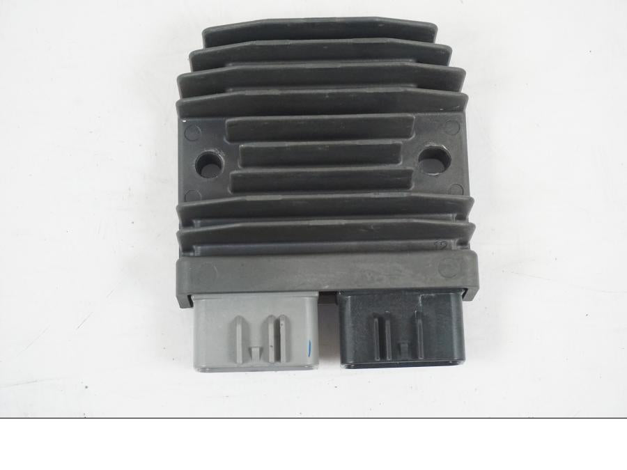 Framsidan på Likriktare från en Yamaha MT-07 -2019 motorcykel.