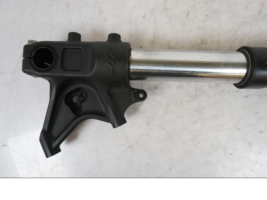 Baksidan på Gaffelben från en KTM 690 Duke -2014 motorcykel.