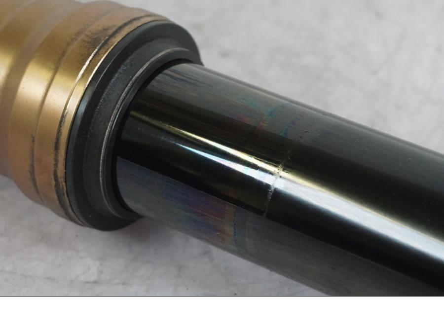 Extrabild1 på Gaffelben från en Kawasaki ZX-10R -2008 motorcykel.