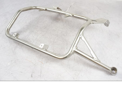 Baksidan på Sidoväskhållare från en BMW R 1250 GSA -2024 motorcykel.